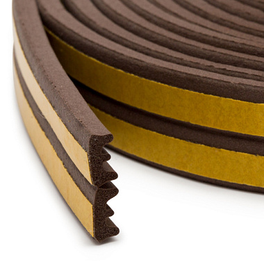 Уплотнитель Вишера EPDM для дверей и окон самоклеящийся E профиль коричневый 6 м 9*4 мм