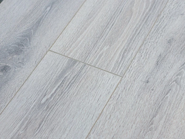 Ламинат Elegante Дуб Коламбиа фаска V4 8 мм 33 кл